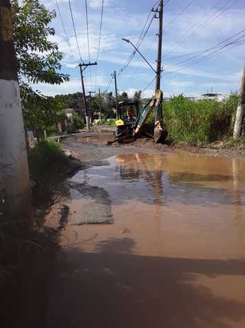 ESTADO DA AVENIDA, NA ALTURA DO NUMERO 2400