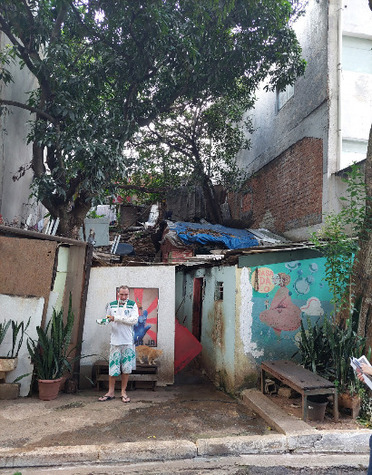 Moradores de baixa renda no  lote Rua Henrique Schaumann, 434 