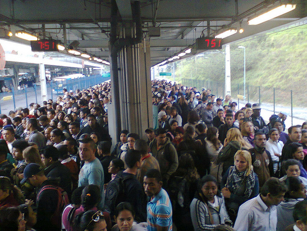 TERMINAL GRAJAÚ, LOTADO E SEM CONFORTO AOS USUÁRIOS