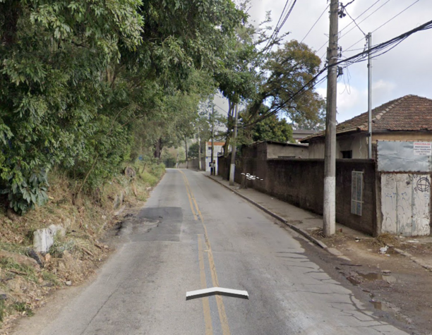 Calçadas da Rua Tuneiras do Oeste sentido centro