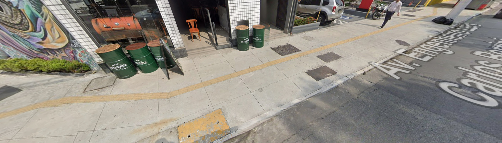 Obra de padronização de calçadas realizada em 2024