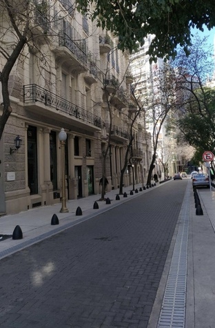 Rua revitalizada com o padrão 