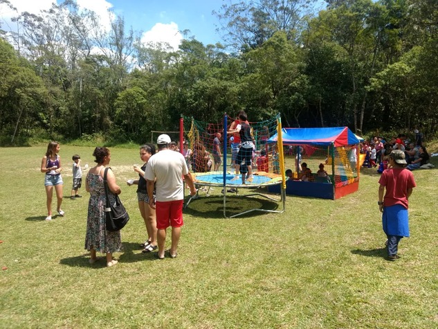 acão realizada no campo, dia das crianças 