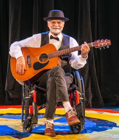Vovô Léo canta para crianças